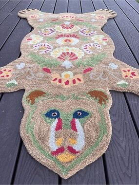 Beautiful Oushak Bear Rug - NWOT
